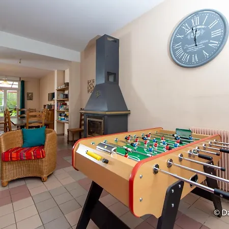 Maison Familiale A Avec Jardin Et Equipements De Loisirs