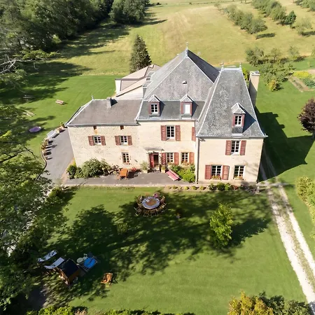 Maison Familiale A Avec Jardin Et Equipements De Loisirs